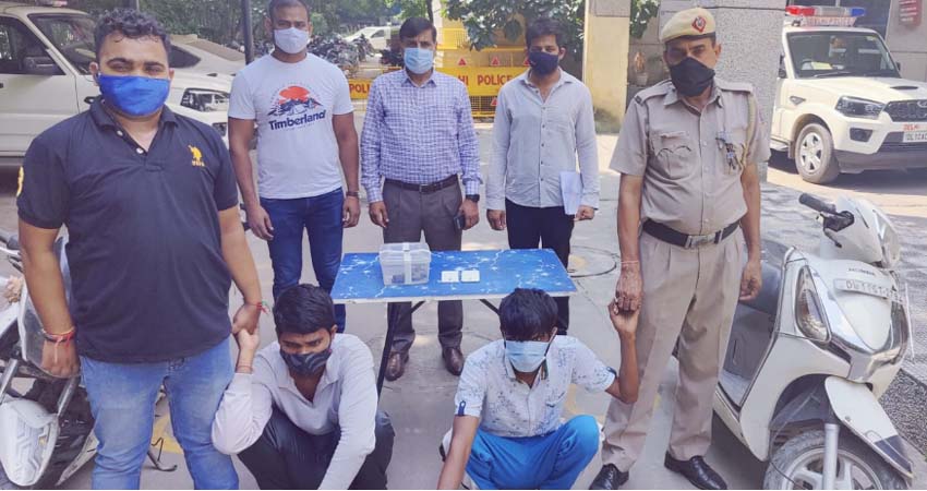 चोरी की बाइक पर गोली मारने की धमकी देकर करते थे वारदातें चोरी की बाइक पर गोली मारने की धमकी देकर करते थे वारदातें